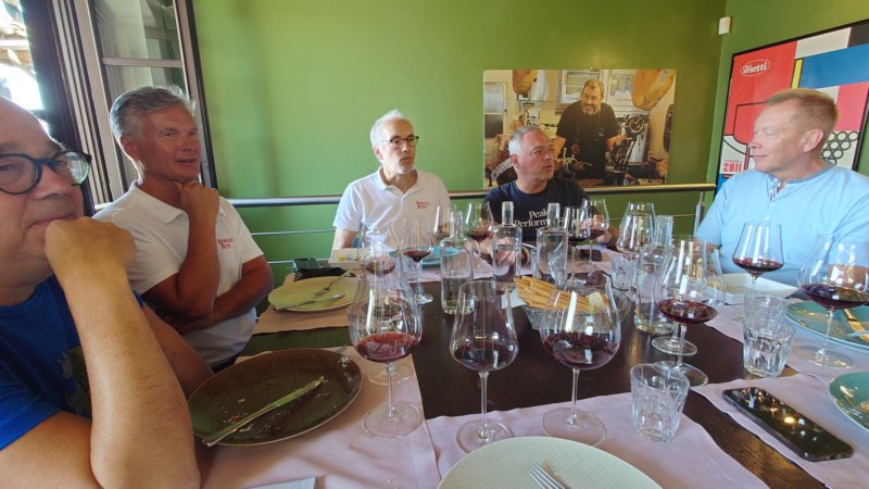 Fredag 85