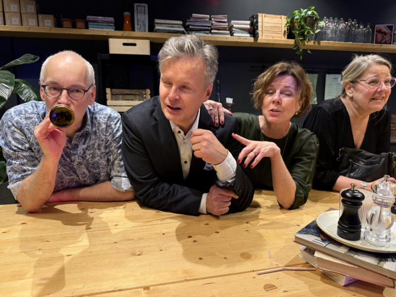 Lars Party 128